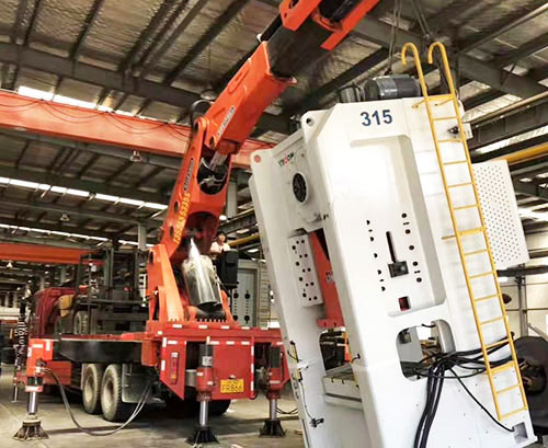 金江镇提升工作效率，选择优质折臂吊租赁服务